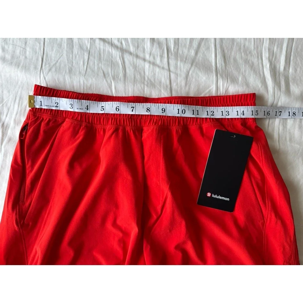 New Lululemon Medium Pace Breaker Short 7
